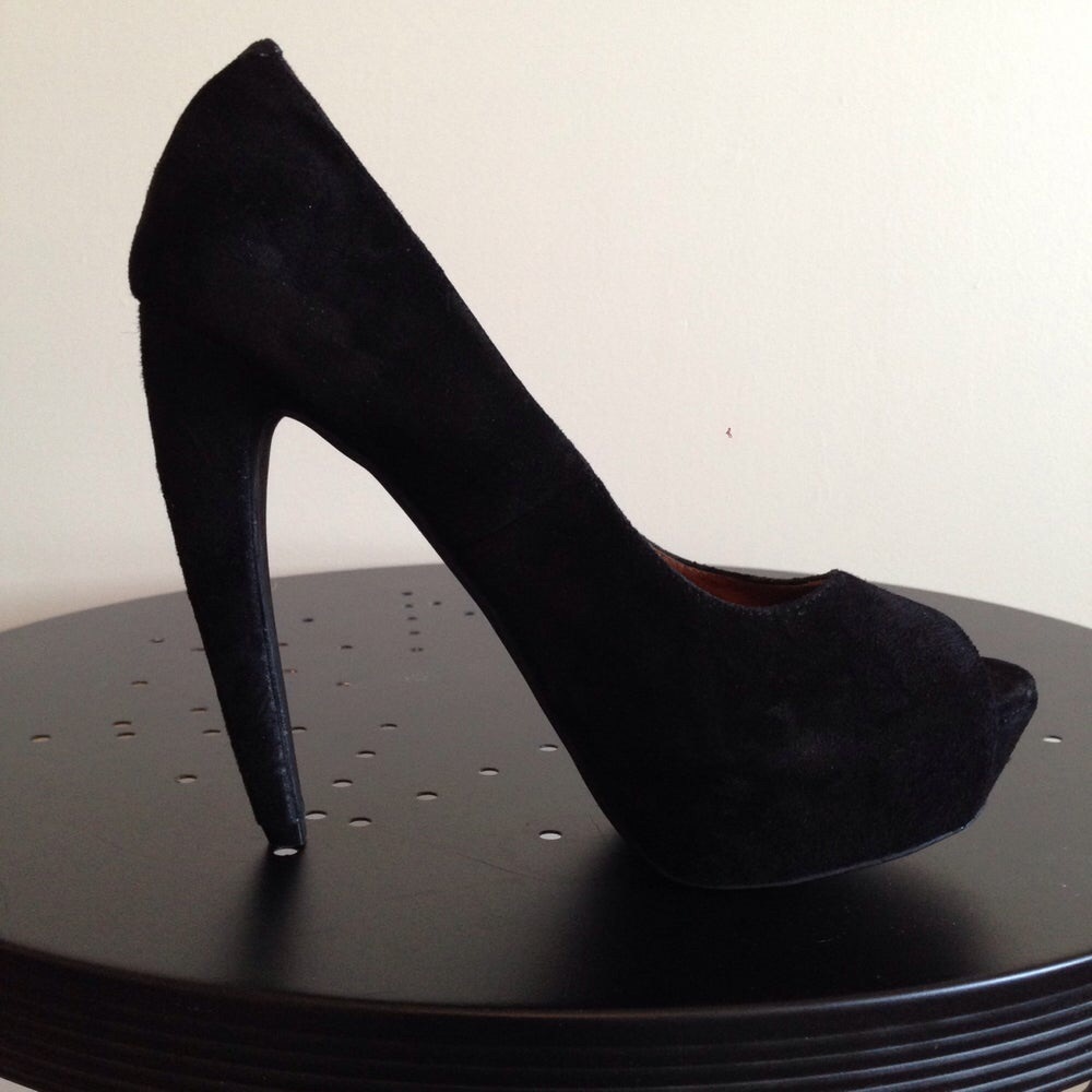 JEFFREY CAMPBELL DURING PLATFORM PUMP
